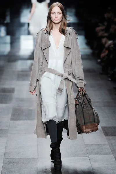 Look 1